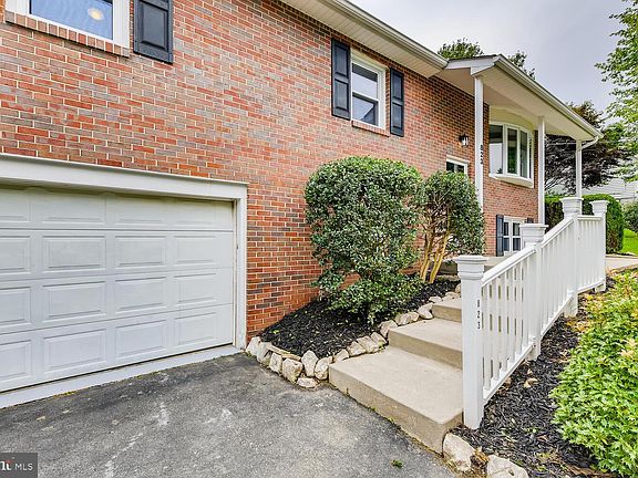 4th image of 823 Lynn Lee Dr