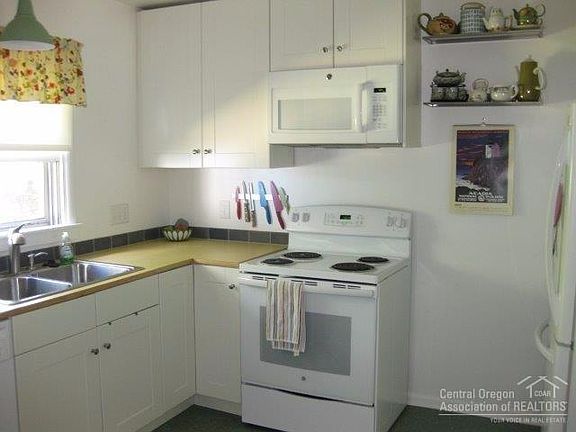 4th image of 240 N Humbolt St