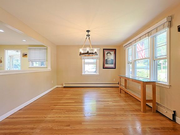 4th image of 26 Ponderosa Ave