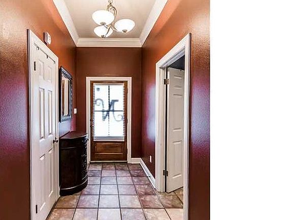 3rd image of 110 Bucktail Dr