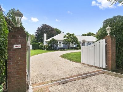 44 Christopher St, Southampton, NY, 11968
