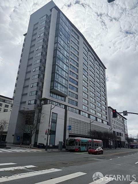 1st image of 260 King St Unit 1317