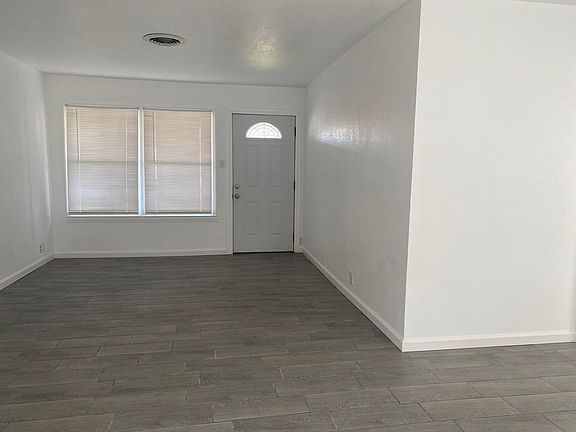 3rd image of 1217 Lum Ave