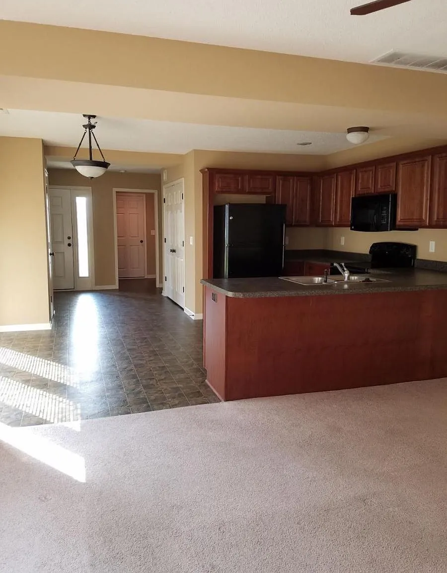 3 bed, 2.5 bath, $1,545 — Photo 4