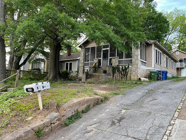 954 Dill Ave SW #B — Photo 7