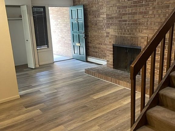 3rd image of 1260 Kalmia Ave #15