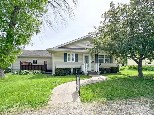 230 Clarksville Rd, Pittsfield, IL 62363