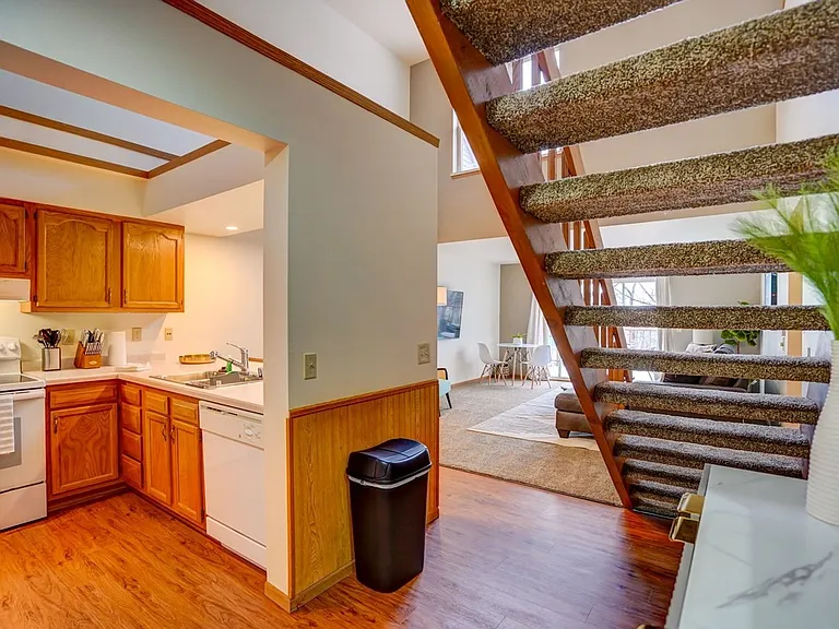 Timber Bluff — Photo 14