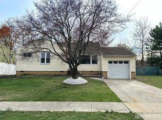 36 Arden St, Somerset, NJ 08873