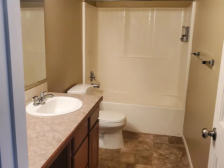 88 E Roselake Dr — Photo 15