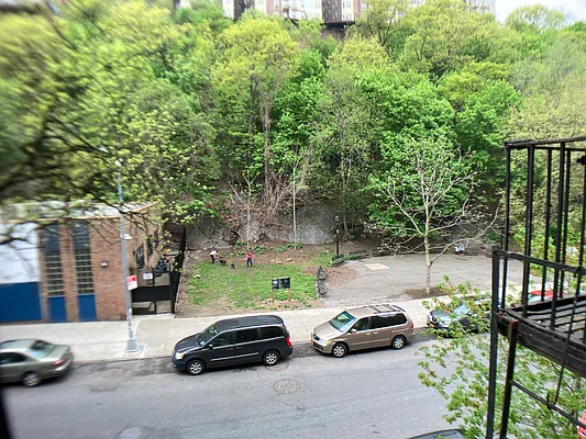 Rented by Bohemia Realty Group | media 14