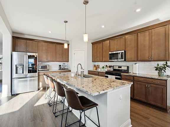 5th image of 3883 Sherbourne Dr