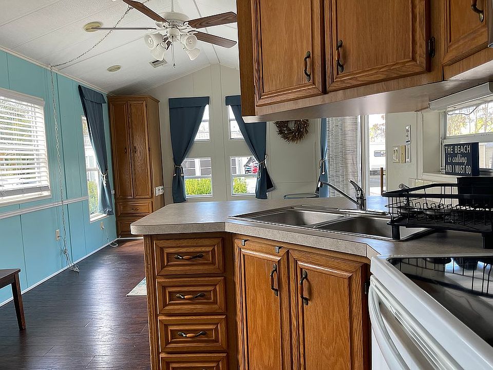 2nd image of 3180 Beck Blvd #J-19