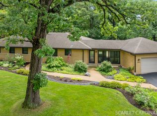 23W223 Blackcherry Ln, Glen Ellyn, IL