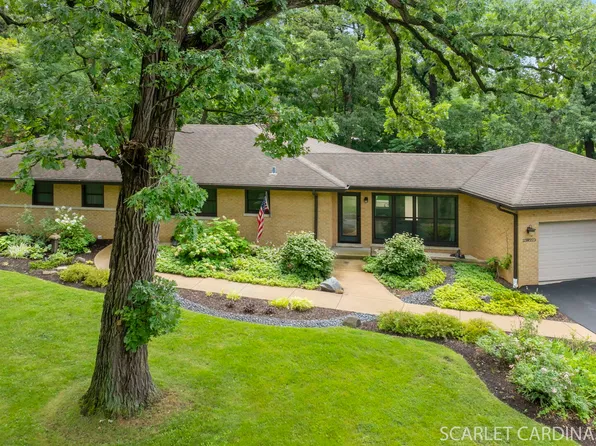 23W223 Blackcherry Ln, Glen Ellyn, IL 60137