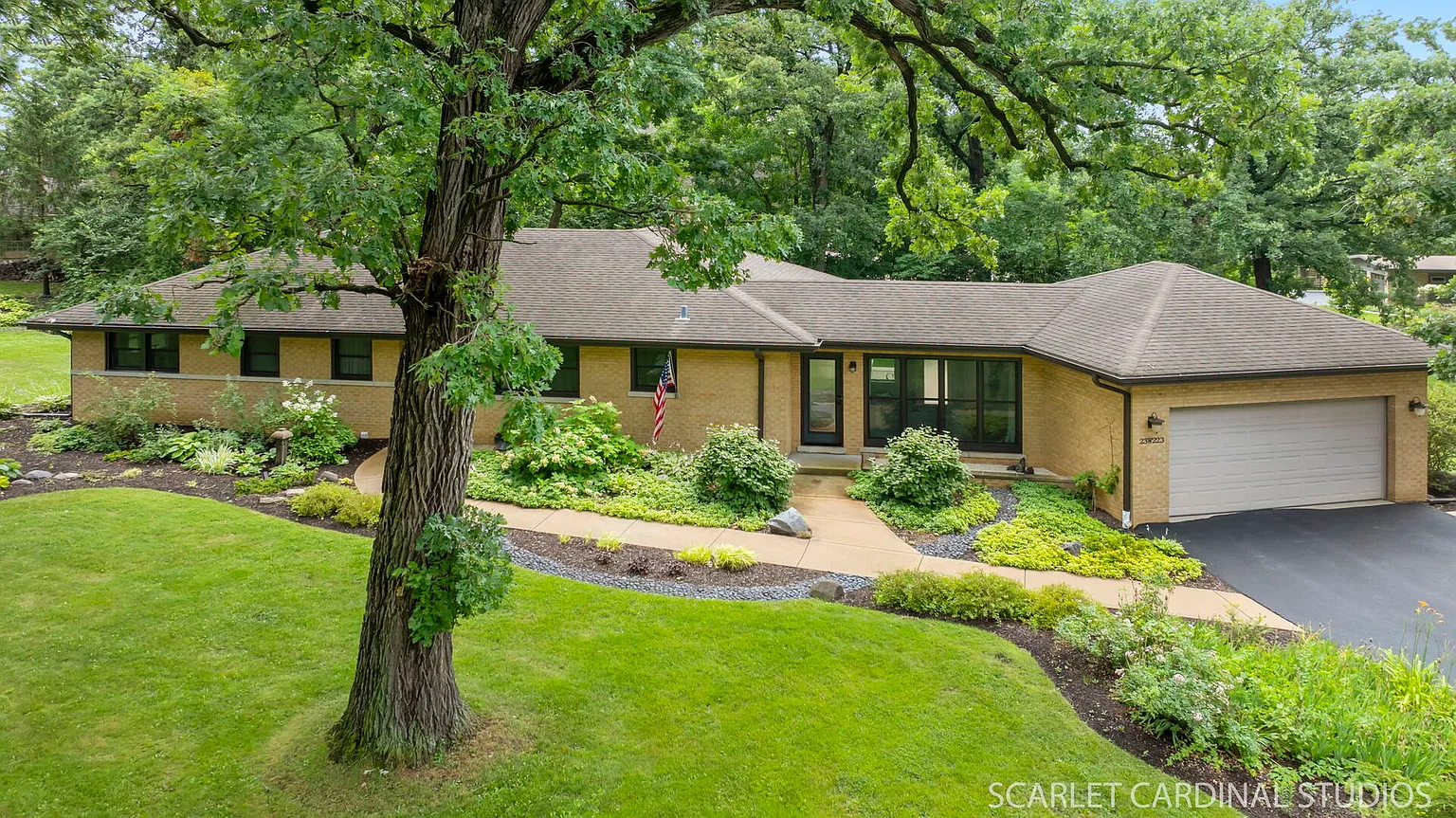 23W223 Blackcherry Ln photo 1