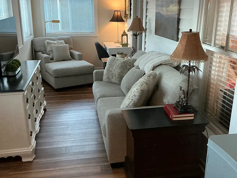 225 Rice St — Photo 45