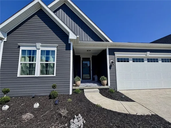 2043 Farroni Dr, Willoughby, OH 44094