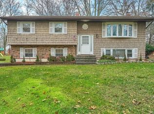 12 Carriage Ln, New City, NY 10956