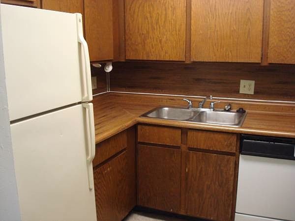 2nd image of 1442 Church Dr