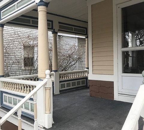 4th image of 20 Grove Ave APT 1A