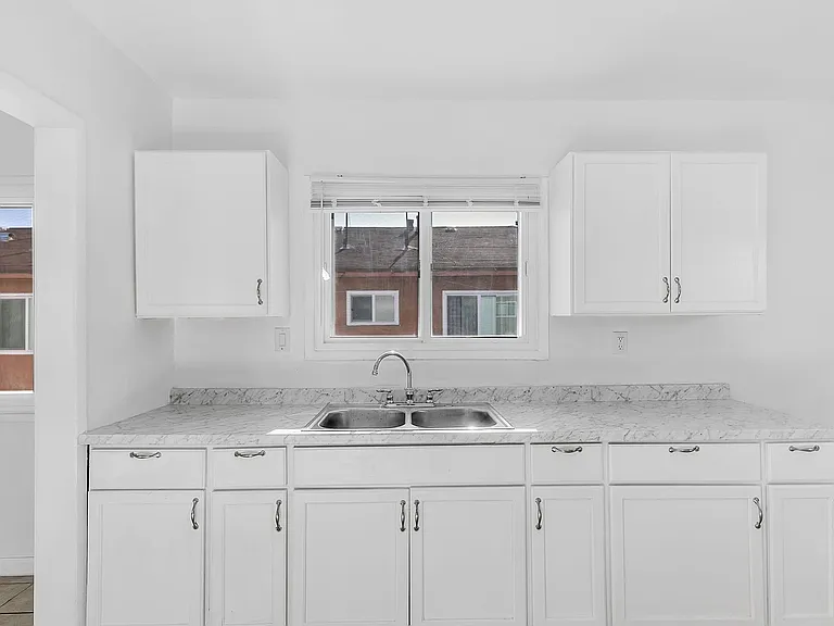 10107 England Ave — Photo 7