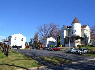 1202 D St #B1, Waynesboro, VA 22980