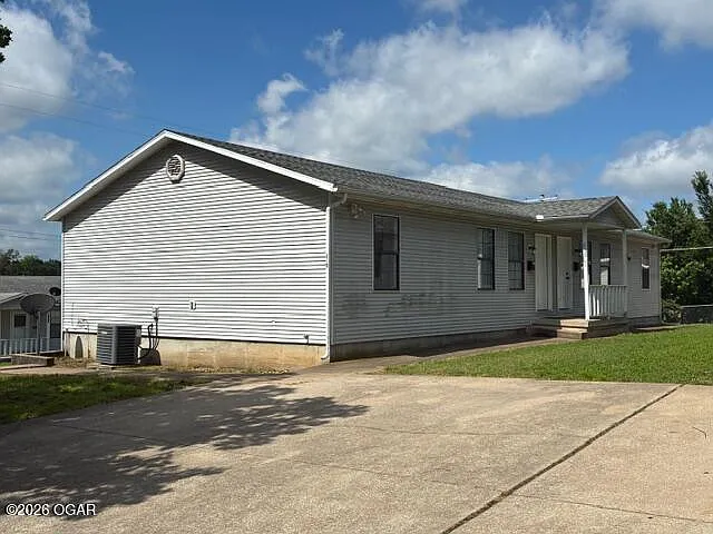 230 S Saint Charles Ave — Photo 1
