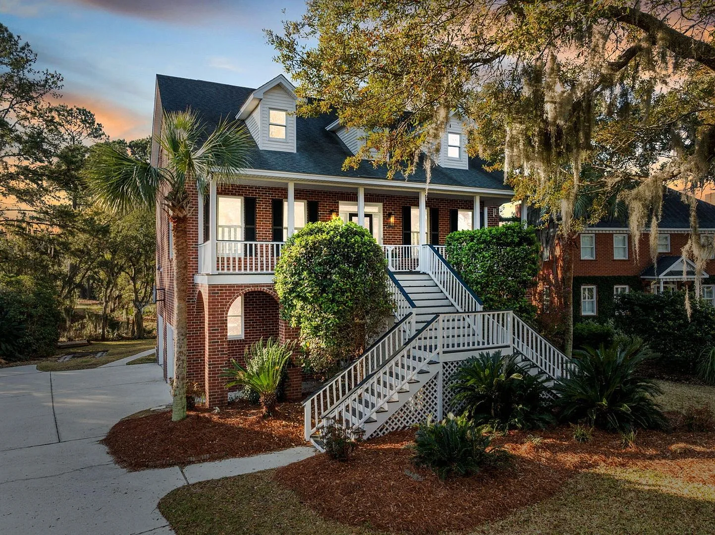 Charming Brick Home on the Marsh in Hobcaw Creek Plantation! — Photo 2