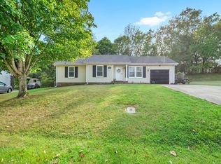 1576 Barrett Dr, Clarksville, TN 37043