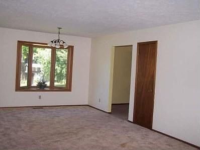 5th image of 2805 W C St