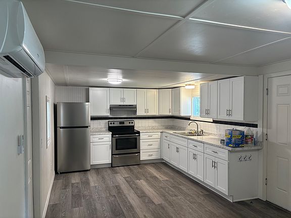 3rd image of 166 Lura Ln