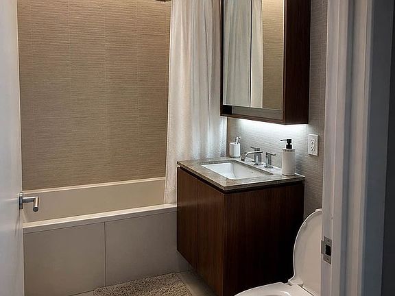 5th image of 555 W 59th St APT 16A