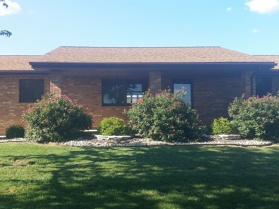 2nd image of 10043 Lilac Rd
