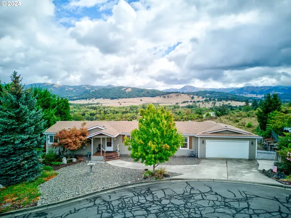 130 Cloudcrest Ct, Roseburg, OR 97471