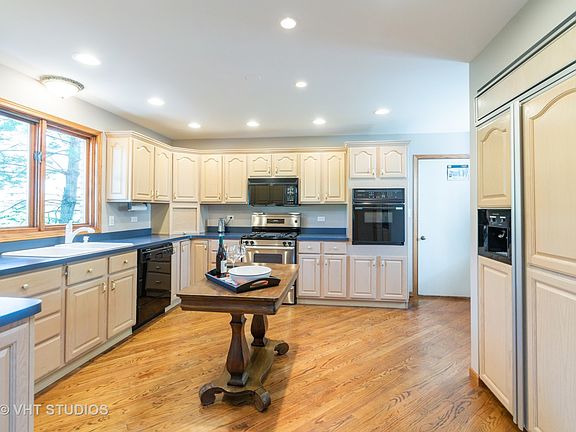 3rd image of 11922 Cormoy Ln