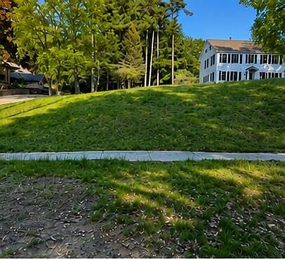 2nd image of 822 Lake Ave