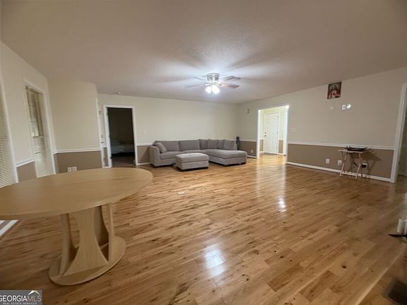 5th image of 70 Golden Oaks Dr