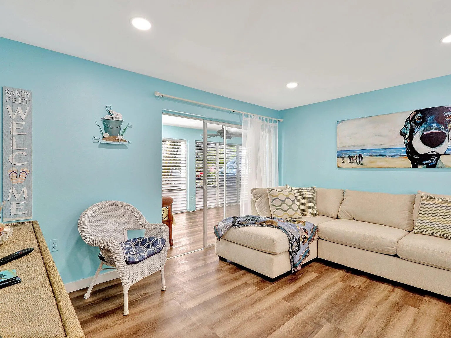 2 bed, 2.0 bath, 897 sqft, $3,500 — Photo 2