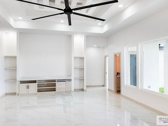 3rd image of 518 Oriole Dr