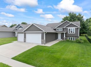 892 Brighton Dr NW, Rochester, MN 55901
