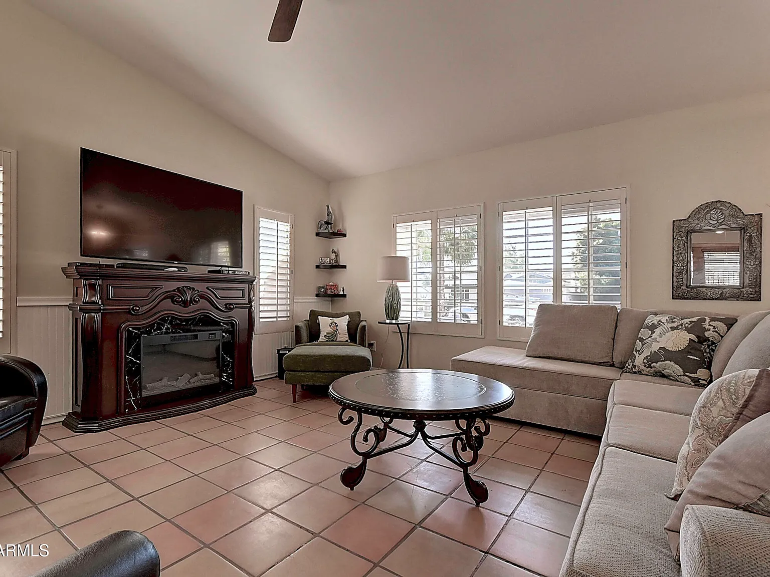 3 bed, 2.0 bath, 1500 sqft, $4,000 — Photo 2
