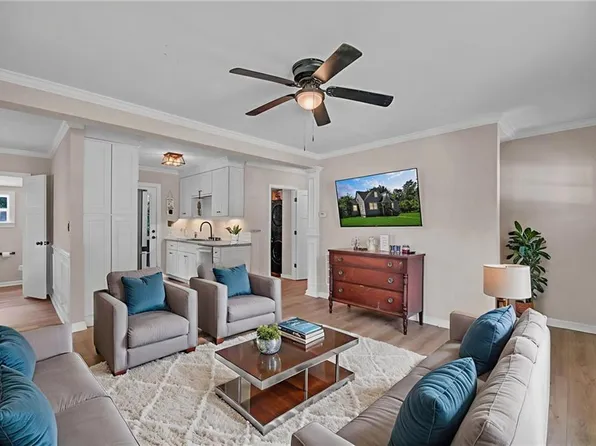 1006 De Gaule St, Newport News, VA 23605