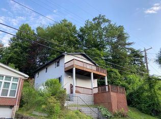 32 Pine St, Pineville, WV 24874
