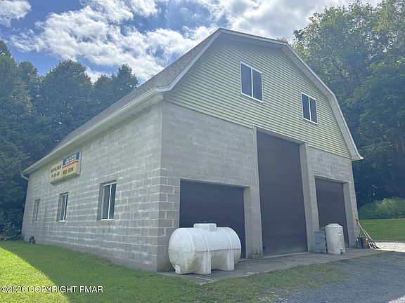 3rd image of 783 Silver Spring Blvd