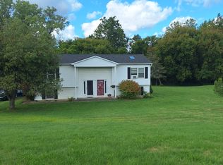 676 Crowley Rd UNIT B, Farmington, NY 14425