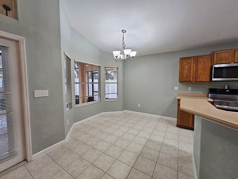 15230 Markham Dr — Photo 5