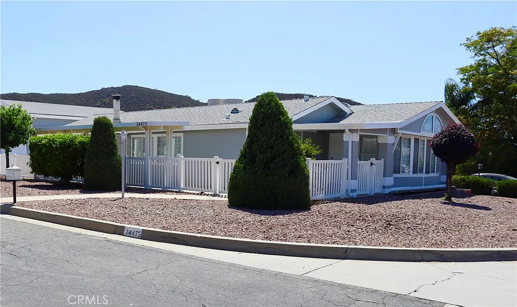 2 bed, 1940 sqft, $2,900 — Photo 1