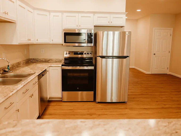 212 Main St #2 — Photo 3