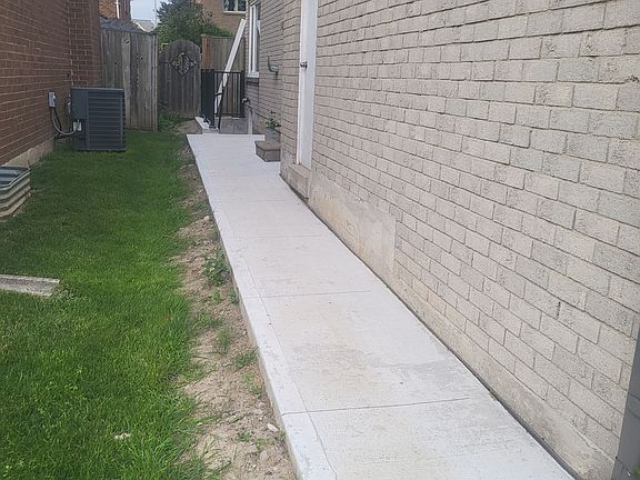 2nd image of 609 Amberwood Cres #Basement